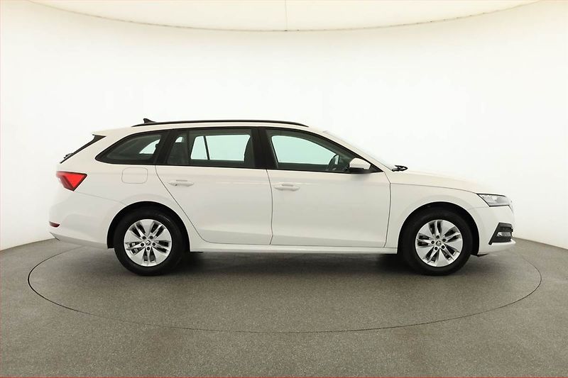Škoda Octavia (2022) Ambition Plus 2.0 TDI, ČR - fotka 6 z 21