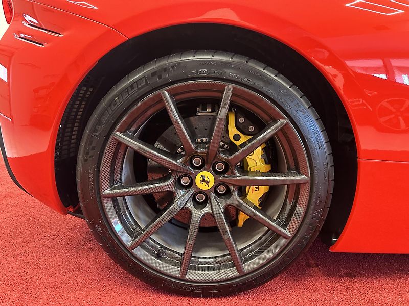 Ferrari SF90 (2023) A.F.* FULL CARBON*ZÁRUKA*TOP!  - fotka 11 z 12