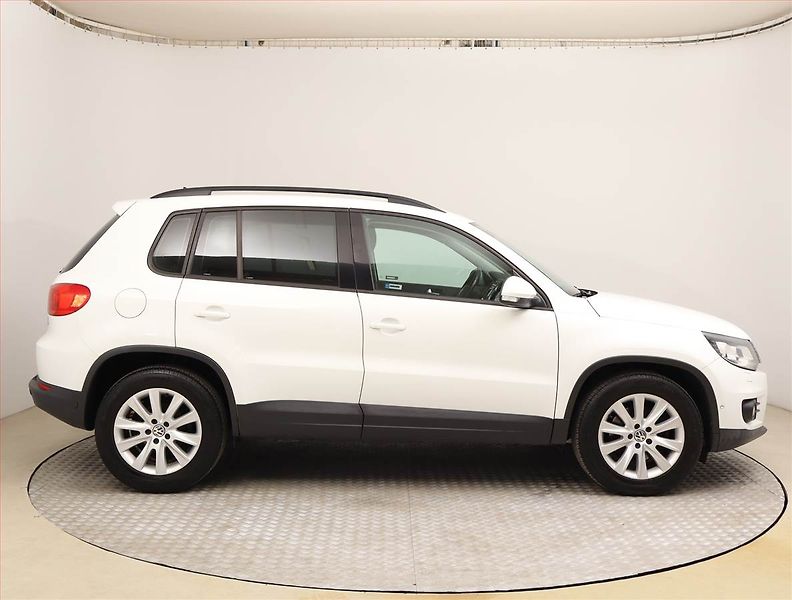 Volkswagen Tiguan (2014) 2.0 TDI, Bi-Xenony, Tempomat - fotka 6 z 19