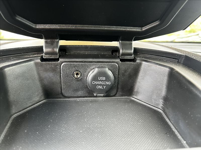 Ford Tourneo Courier 1,0 i 74 kW  Tempomat,Isofix - fotka 19 z 50