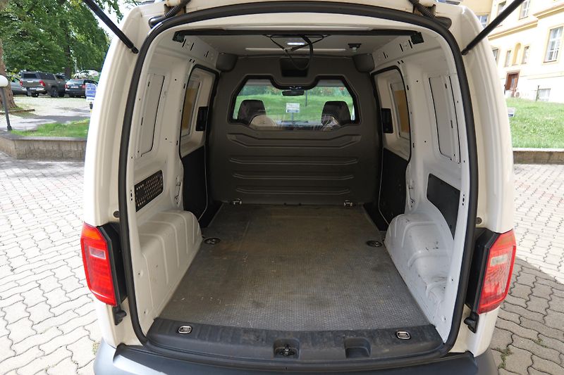 Volkswagen Caddy 1.4 TSi DSG Kam CarPlay Tažné - fotka 14 z 33