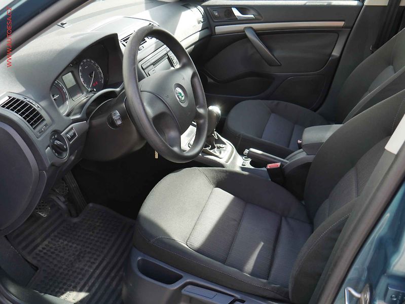 Škoda Octavia (2007) 1.9TDi, ČR, Elegance, TZ - fotka 9 z 16