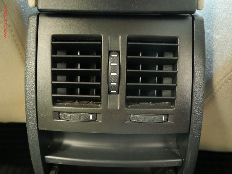 Škoda Octavia (2012) 1.6TDi, 2.maj,ČR, DSG, STK4 - fotka 23 z 26