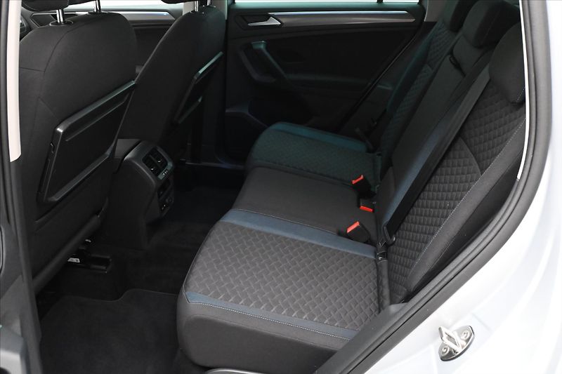 Volkswagen Tiguan 2,0 TDI 110 kW DSG iQ.DRIVE Zá - fotka 14 z 30