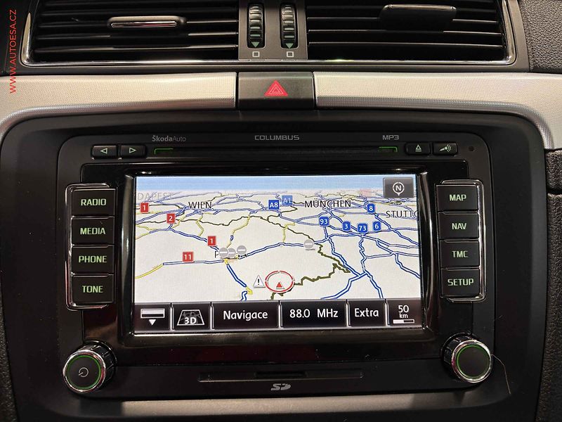 Škoda Superb (2013) 2.0 TDi, Elegance, DSG, +ALU - fotka 11 z 17