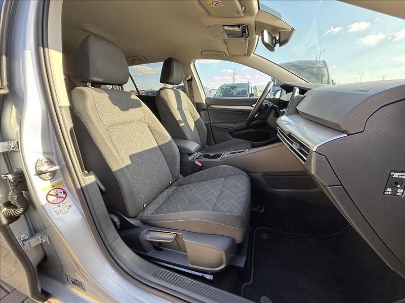 Volkswagen Golf 1,5 eTSI EVO 110 kW Life DSG - fotka 18 z 30