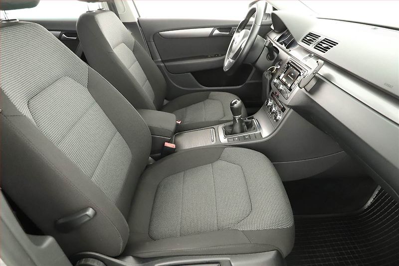 Volkswagen Passat (2014) 2.0 TDI, Navi, Tempomat - fotka 7 z 18