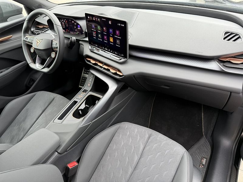 Cupra Terramar DSG 4WD 2,0 TSi 150 kW - fotka 22 z 24