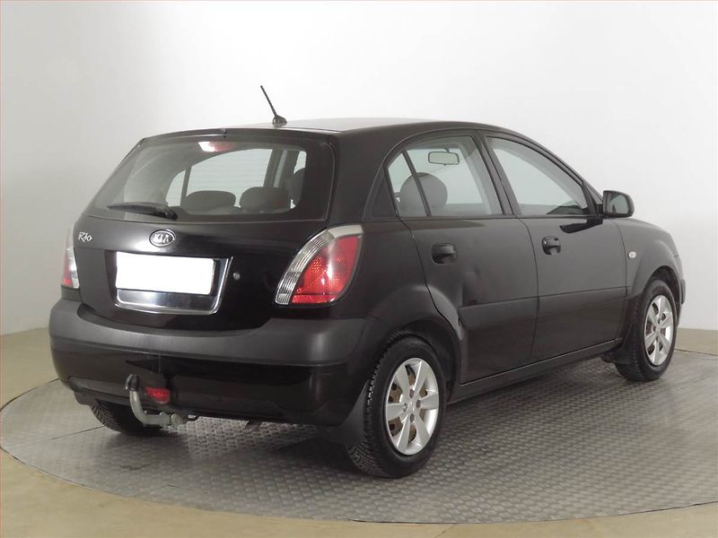 Kia Rio (2009) 1.4 16V, nová STK, Tažné - fotka 5 z 14