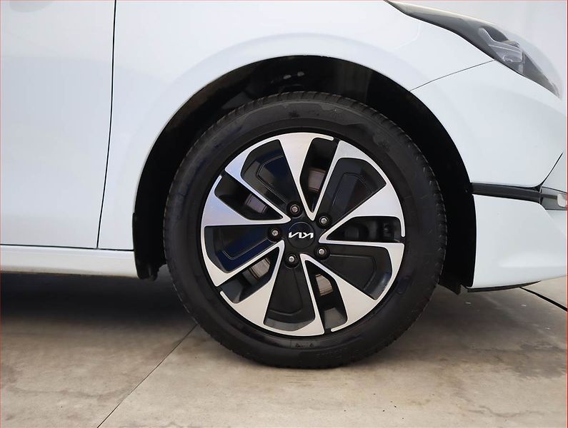 Kia Ceed (2025) 1.5 T-GDI - fotka 15 z 22