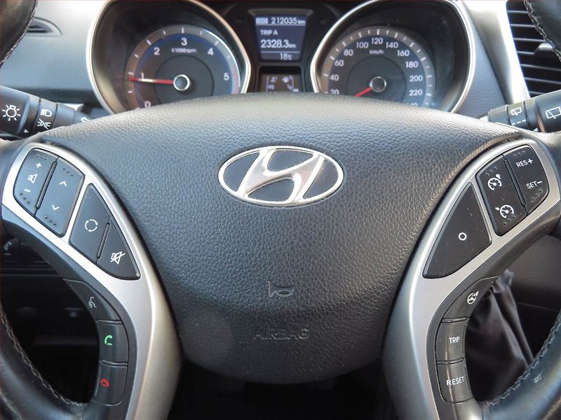 Hyundai i30 (2013) 1.4 CRDi, Tempomat - fotka 14 z 14