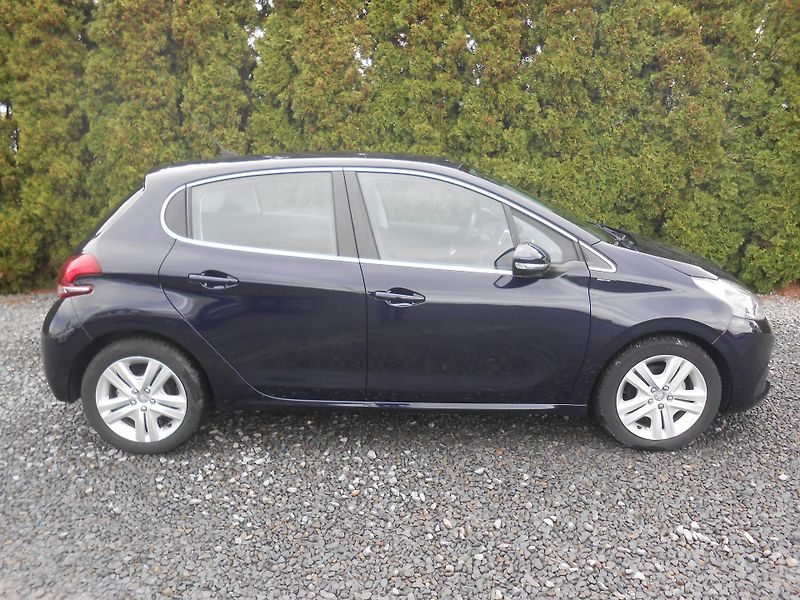 Peugeot 208 NAVI, CHROM, LED, 87TKm - fotka 4 z 37