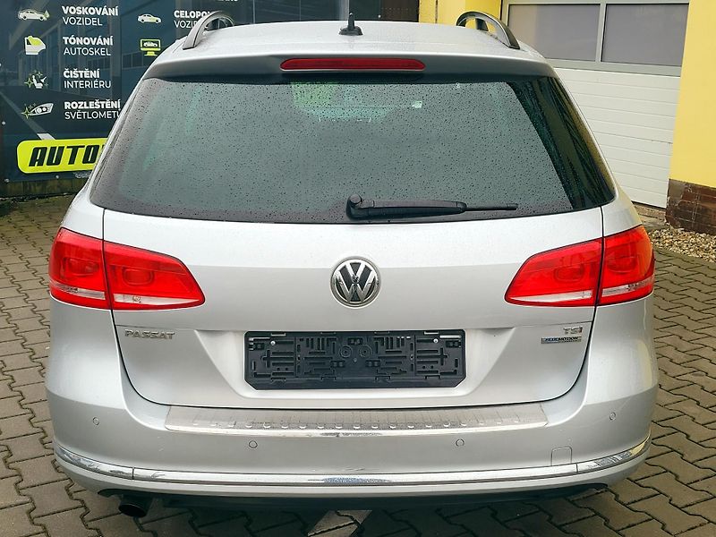 Volkswagen Passat *SERV.KNÍŽKA,AUT.PARKOVÁNÍ   - fotka 10 z 47