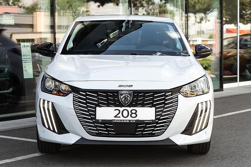 Peugeot 208 (2026) 1,2 BUSINESS PureTech 100 S&S - fotka 2 z 19