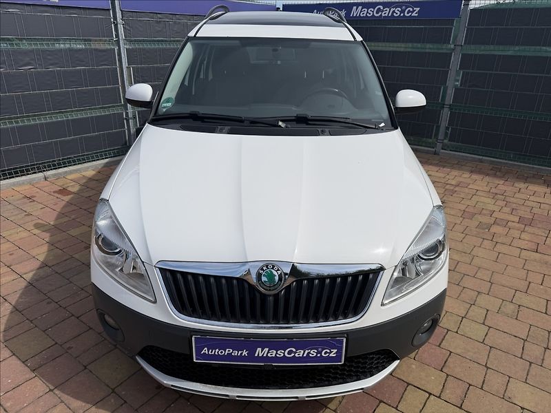 Škoda Roomster 1.2 TSI Scout/Panorama - fotka 2 z 11