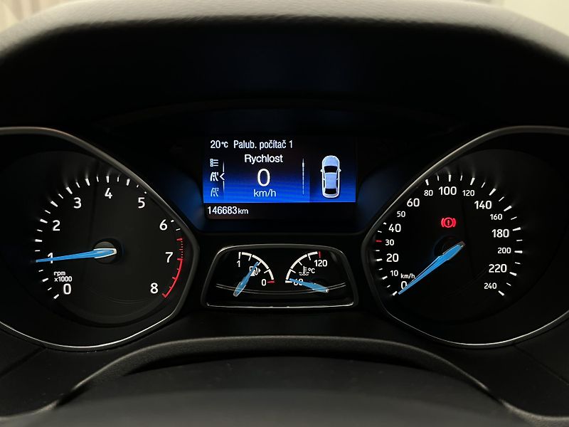 Ford Focus 1.5 ECOBOOST MAN 1. maj. - fotka 20 z 36
