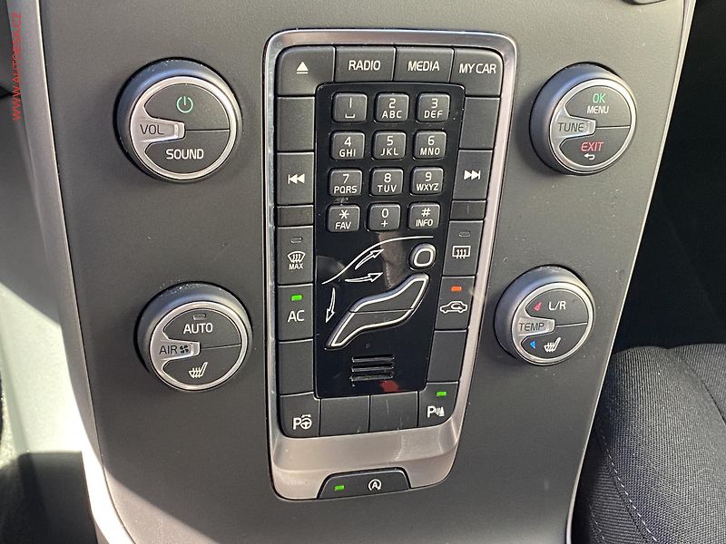 Volvo V40 (2013) 2.0D, AT, tempo, park.asist - fotka 14 z 17