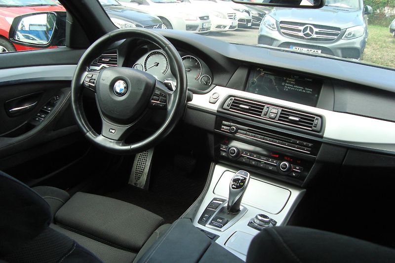 BMW Řada 5 (2013) 535d Xdrive,M-paket,S.kniha - fotka 42 z 73