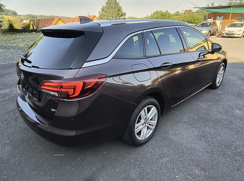 Opel Astra 1.6 CDTI 81KW/NAVI/4XVYHŘ.SEDA - fotka 11 z 60