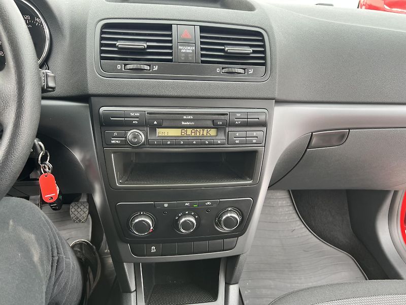 Škoda Yeti 1.2TSI 77KW,1MAJ,TZ,KLIMA,CZ - fotka 36 z 41