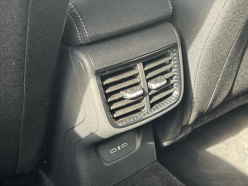 Škoda Fabia 1,0 TSi 85kW TOP SELECTION  IV - fotka 21 z 24