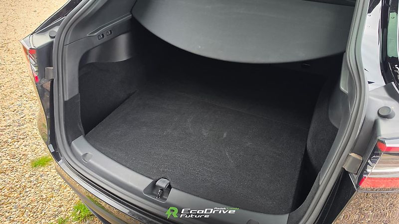Tesla Model Y (2023) RWD | Standard Range, LFP - fotka 9 z 12