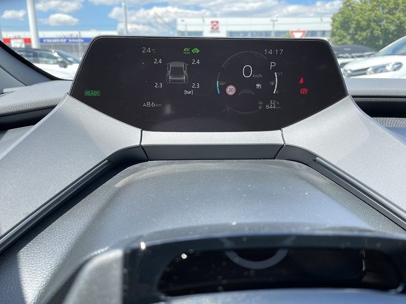 Toyota Prius 2.0 Plug-in Hybrid Prestige - fotka 15 z 30