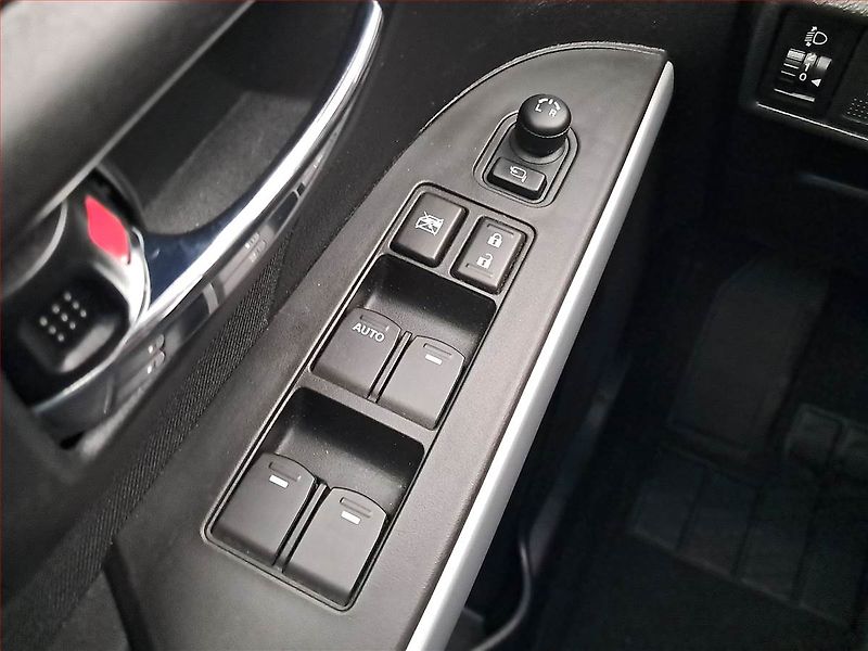 Suzuki SX4 S-Cross (2016) 1.6 VVT AllGrip, 4X4 - fotka 17 z 18