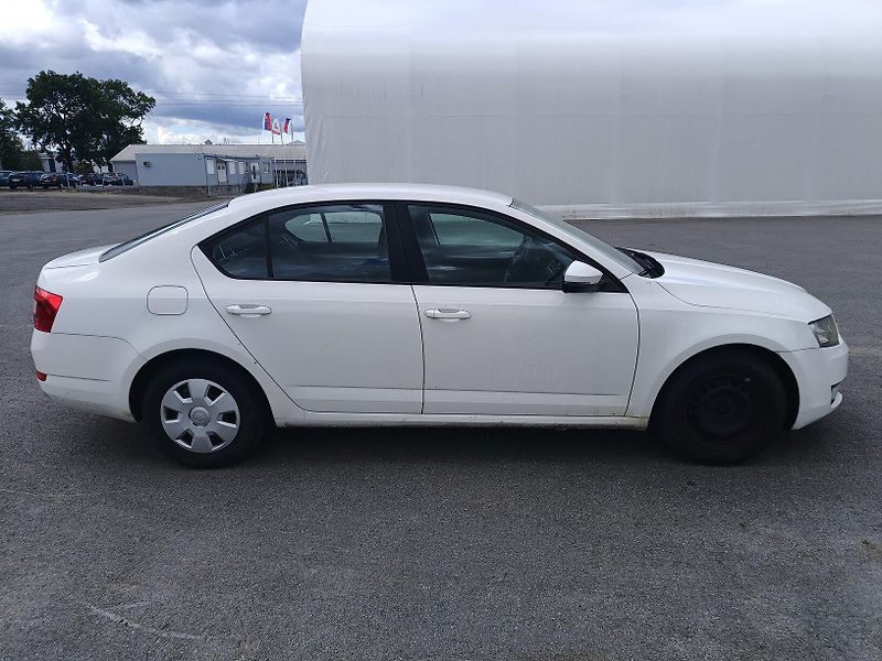 Škoda Octavia III 1.6 TDI - fotka 7 z 56