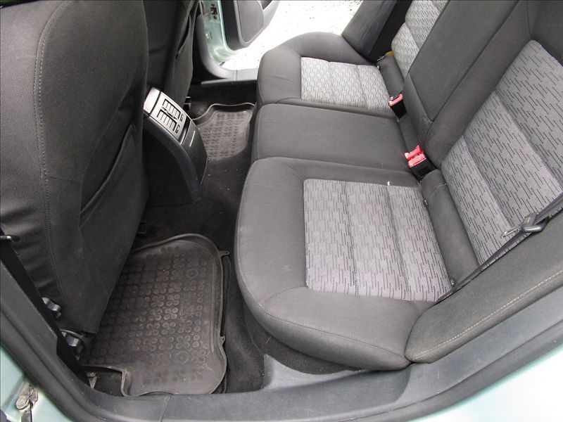 Škoda Octavia Combi 1.9TDi Ambiente, Klima - fotka 25 z 41