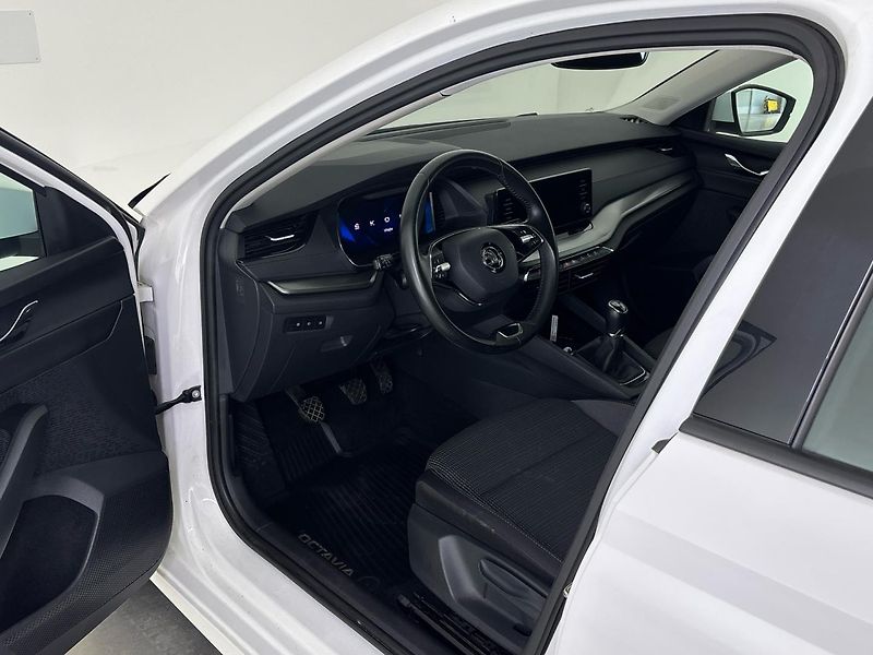 Škoda Octavia Ambition - fotka 6 z 26