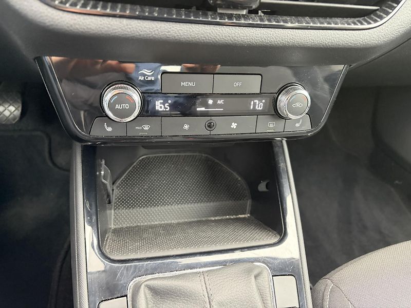 Škoda Fabia 1.0TSi 70kW Selection - fotka 18 z 23