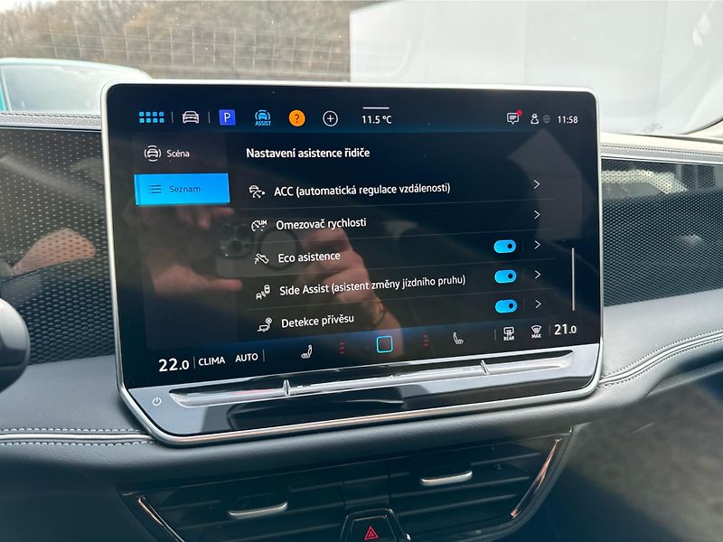 Volkswagen Passat Business 1.5 eTSI 110 kW DSG V - fotka 15 z 24