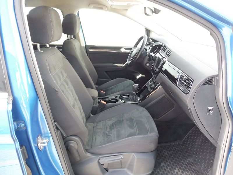 Volkswagen Touran (2016) Highline 1,4 TSI 110kW DSG - fotka 9 z 26