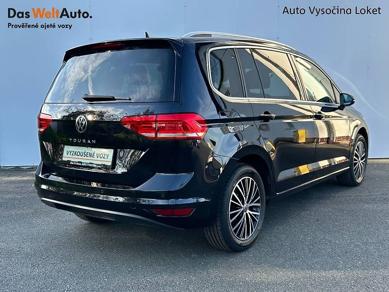 Volkswagen Touran (2023) 1.5 TSI 110kW LED manuál - fotka 2 z 30