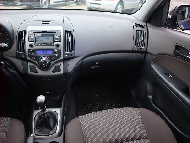 Hyundai i30 (2009) 1.4 CVVT, Serv.kniha - fotka 8 z 14