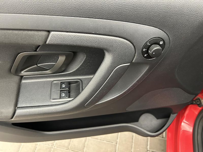 Škoda Fabia 1.2 HTP Ambiente - fotka 14 z 21