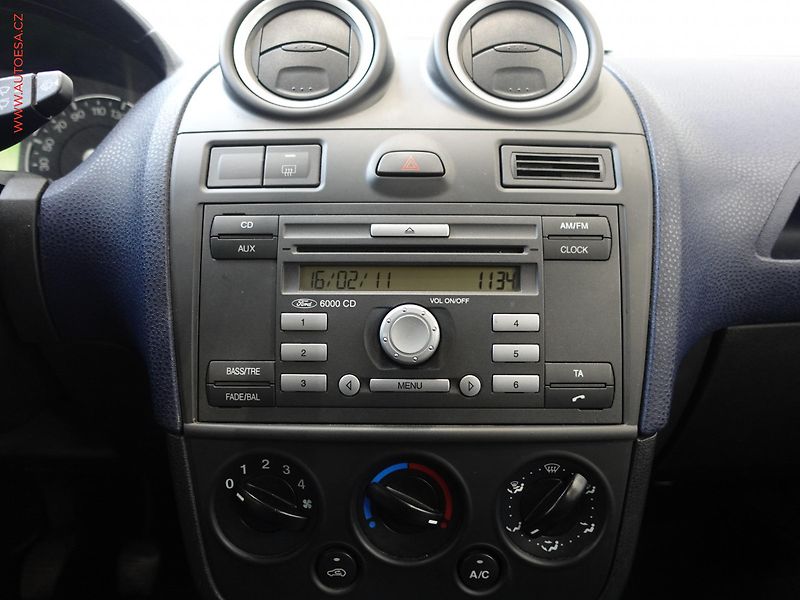 Ford Fiesta (2007) 1.3i, 2.maj,ČR, AC, STK2/28 - fotka 13 z 17