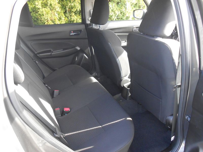 Suzuki Swift 1.0SHVS-HYBRID,KAMERA,LED - fotka 18 z 38