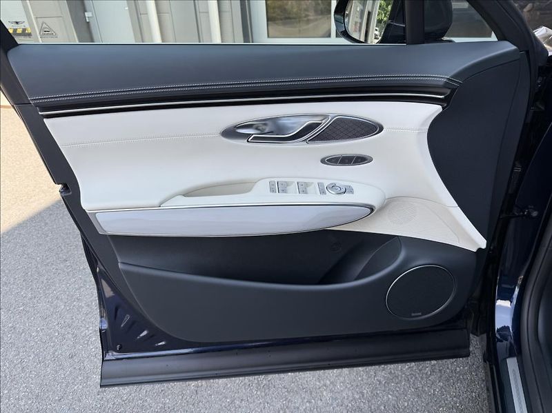 Genesis GV70 AWD  Electrified Sport - fotka 9 z 22
