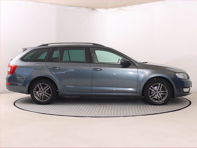 Škoda Octavia (2014) Greenline 1.6 TDI, Navi - fotka 6 z 19