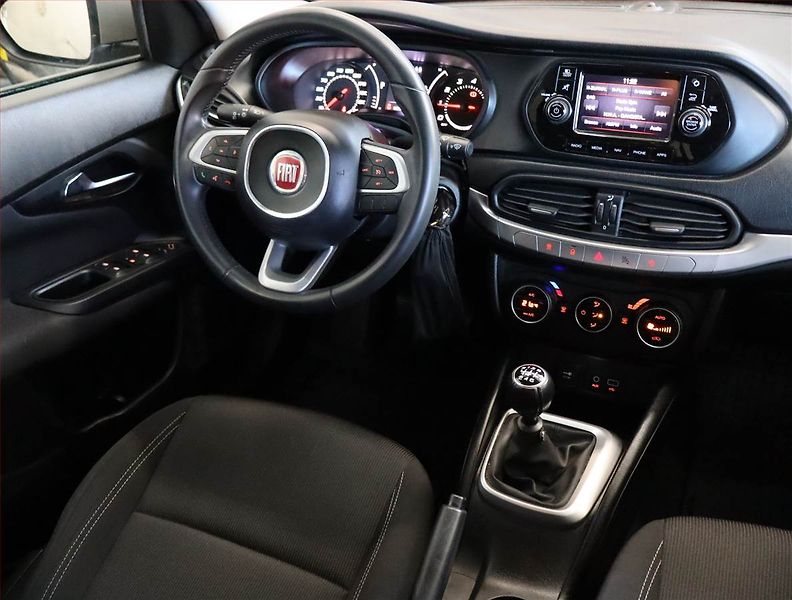 Fiat Tipo (2018) 1.4 T-Jet, ČR,1.maj - fotka 7 z 18