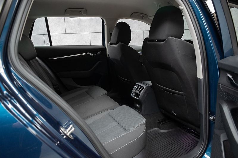 Škoda Octavia 1.5 TSI STYLE*KESSY*DPH*ČR 1.M - fotka 13 z 38