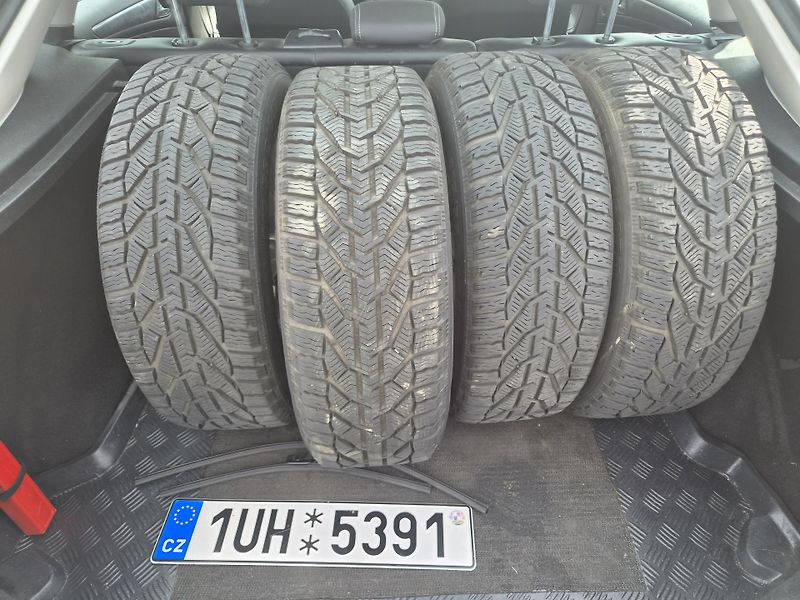 Ford Mondeo (2013) 2,0 TDCi - fotka 10 z 11