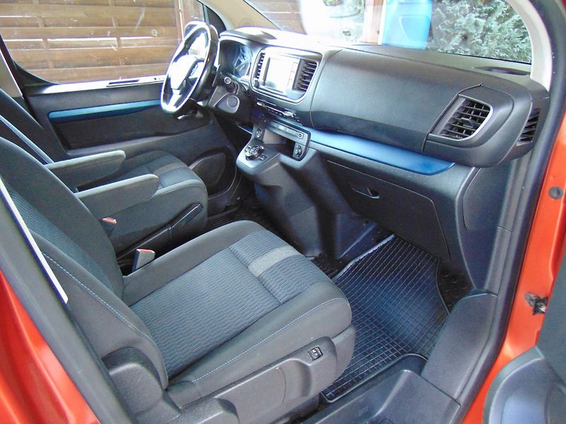Peugeot Traveller (2020) 2.0HDi 8míst 1.maj.ČR nová STK - fotka 9 z 15