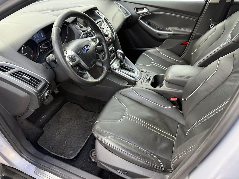 Ford Focus 2,0TDCI 120 kW AUTOMAT - fotka 9 z 23