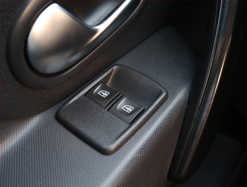 Dacia Sandero (2018) 1.0 SCe - fotka 14 z 15