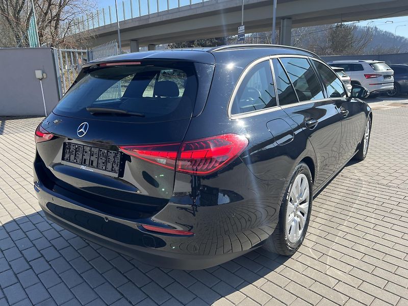 Mercedes-Benz Třídy C 220d T led kamera ACC - fotka 4 z 21
