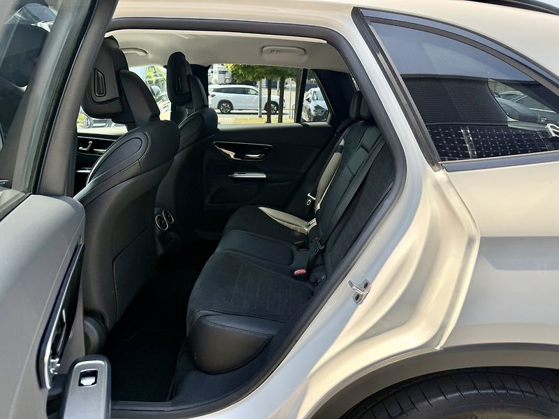 Mercedes-Benz GLC (2025) 200 d 4MATIC - fotka 15 z 45