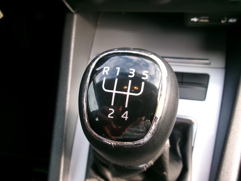 Škoda Octavia (2014) 1,6TDI AC HF BT TEMP VÝHŘEV  - fotka 26 z 31